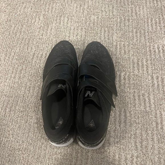 Women’s New Balance Spin Shoes - Picture 2 of 4